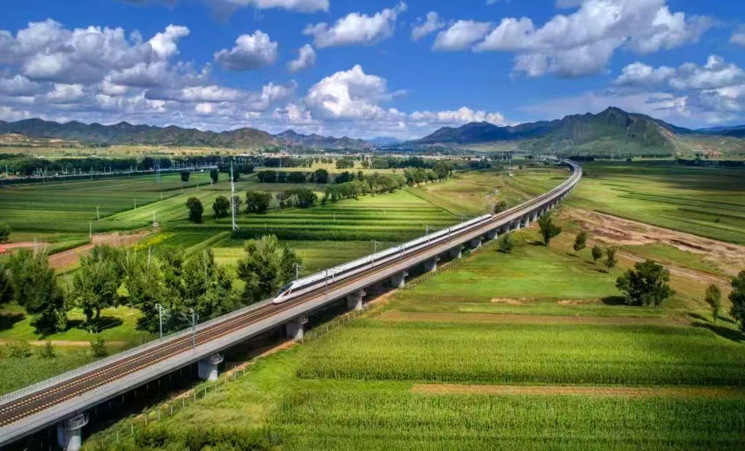 广湛高铁全线无砟轨道施工顺利完成